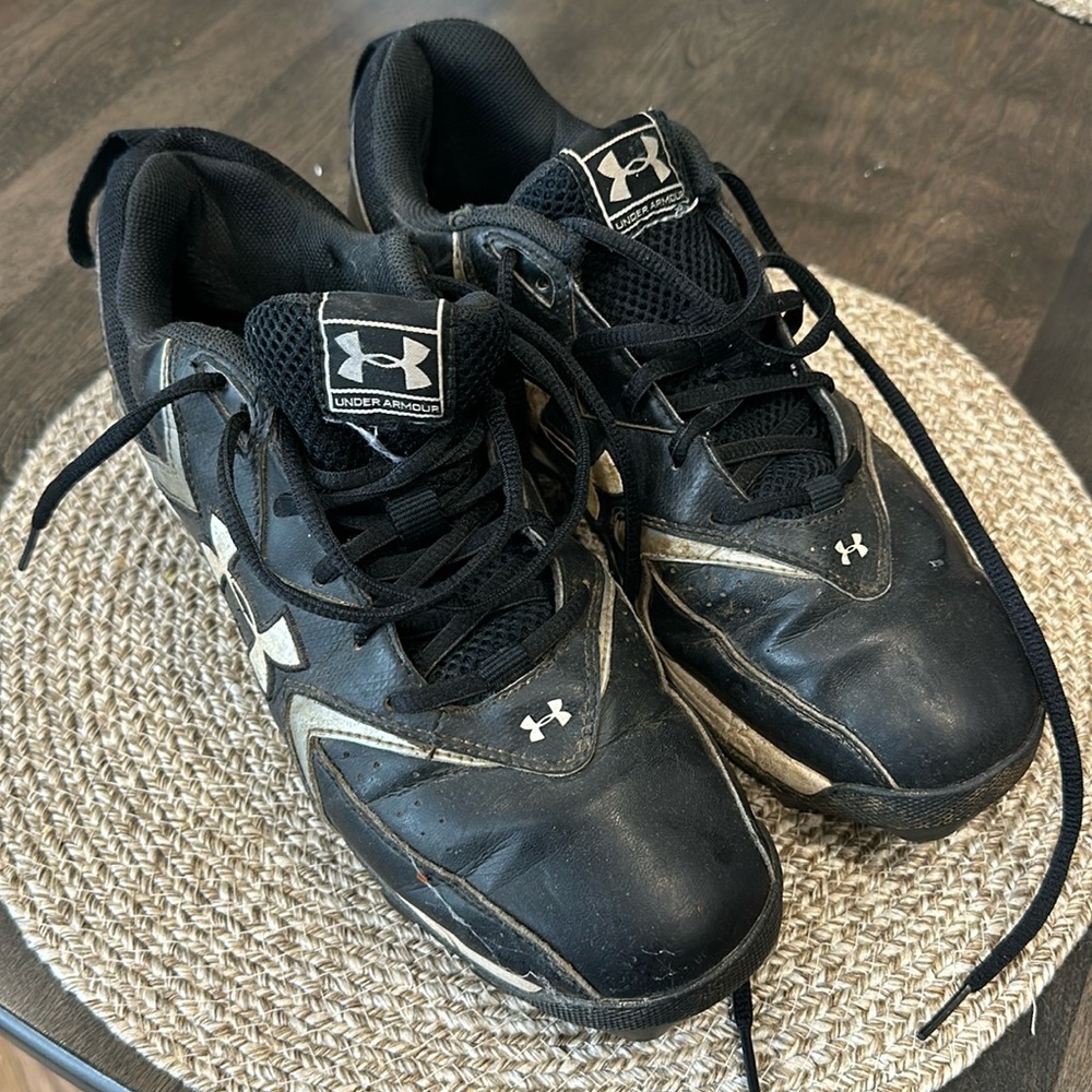 Football Under Armour UA HAMMER II MID Cleats Black Men's sz 9